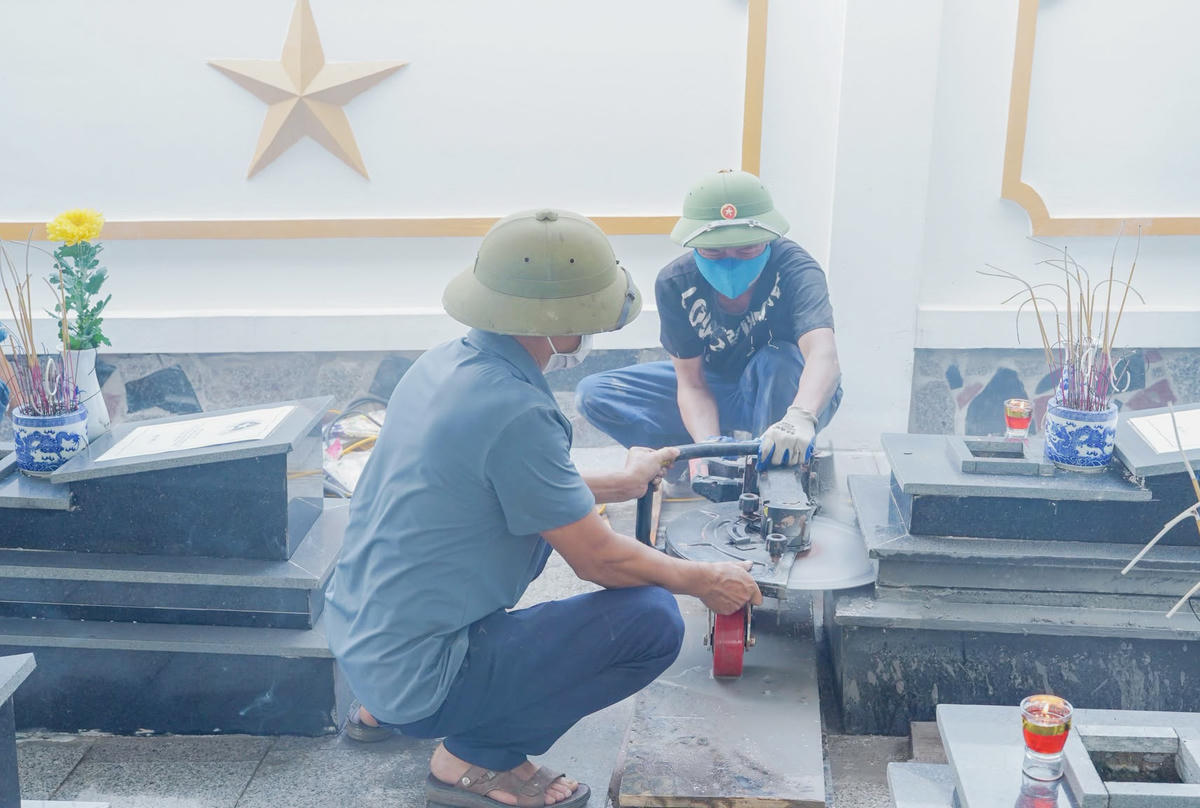Triển khai lấy mẫu liệt sĩ tại xã Yên Trạch. Ảnh: TNGOP.