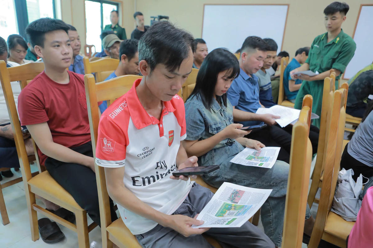 Người dân tham gia lớp tập huấn "Biên cương số"