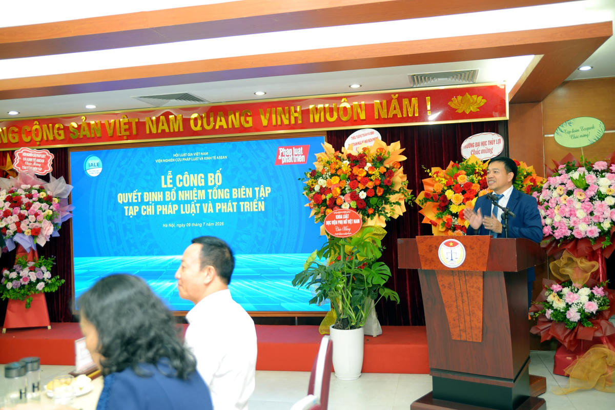 Tân Tổng biên tập Phan Văn Lâm phát biểu nhận nhiệm vụ.