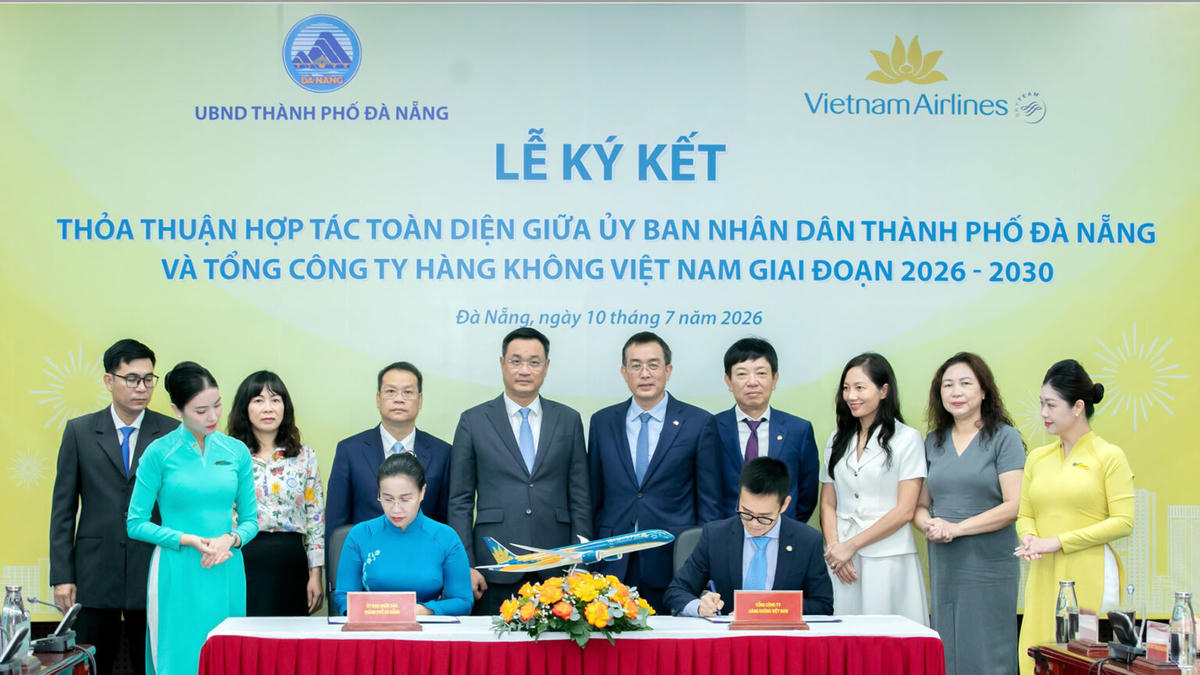 Việc ký kết phù hợp định hướng phát triển của TP Đà Nẵng và chiến lược phát triển của Vietnam Airlines trong bối cảnh hội nhập quốc tế ngày càng sâu rộng. Ảnh: Nguyễn Tú.