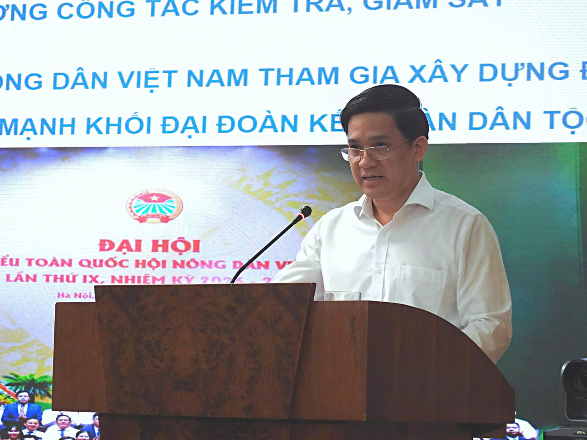 Phó Chủ tịch Trung ương Hội Nông dân Việt Nam Phạm Tiến Nam phát biểu tại Hội nghị