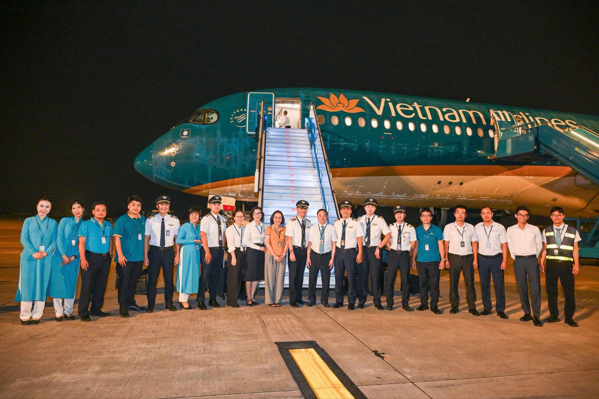 Việc tiếp tục thực hiện chuyến bay đón đoàn công tác trở về nước khẳng định vai trò của Hãng hàng không Quốc gia trong việc bảo đảm các nhiệm vụ vận tải hàng không đặc biệt, góp phần thực hiện các nhiệm vụ đối ngoại của Đảng, Nhà nước, Chính phủ đồng thời lan tỏa hình ảnh một Việt Nam trách nhiệm, nhân văn và sẵn sàng chung tay với cộng đồng quốc tế.