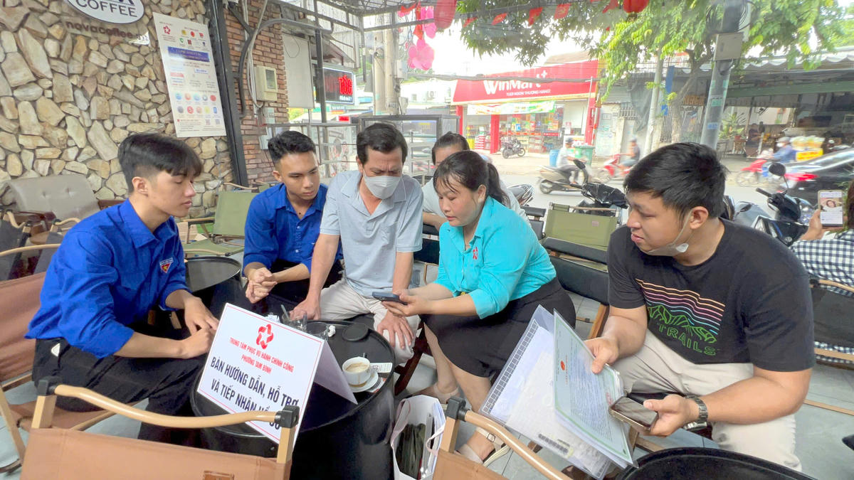 TP Hồ Chí Minh: Chính quyền cơ sở 'cà phê sáng' lắng nghe người dân góp ý
