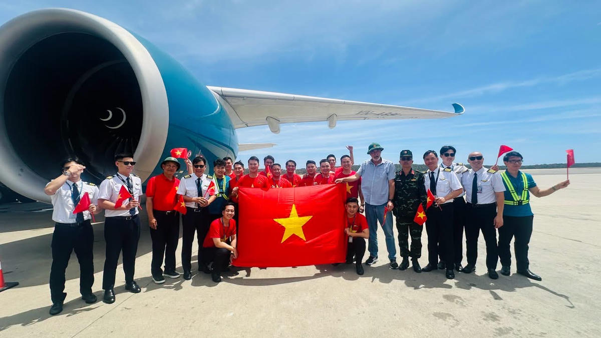 13h30 chiều 9/7 (giờ địa phương), chuyến bay VN69 hành trình Venezuela - Hà Nội của Vietnam Airlines đã cất cánh từ sân bay quốc tế Simón Bolívar (Caracas, Venezuela), đưa 124 cán bộ, chiến sĩ hoàn thành nhiệm vụ hỗ trợ nhân đạo tại Venezuela trở về nước.