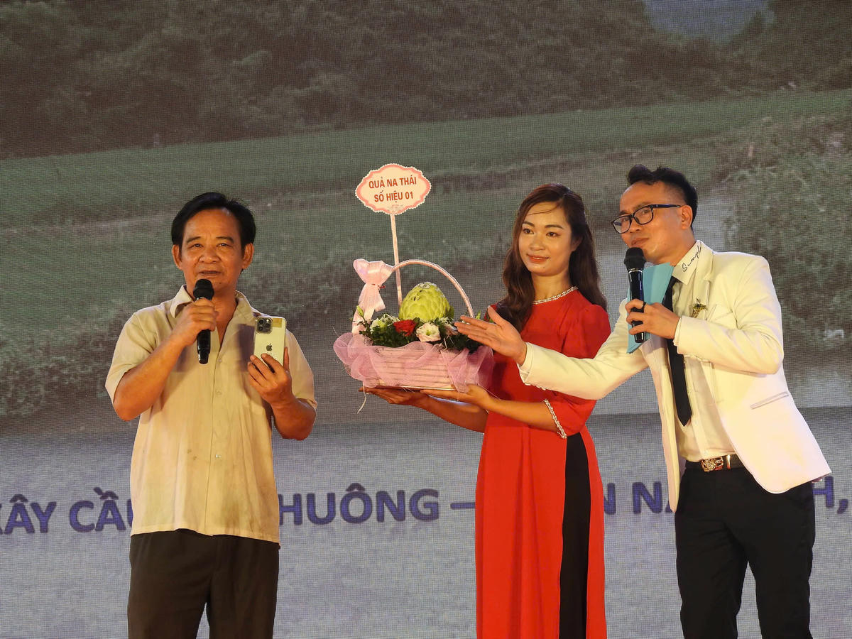 Phiên livestream kết nối tiêu thụ và đấu giá na Chi Lăng thúc đẩy tiêu thụ sản phẩm hàng Việt, OCOP trên nền tảng số.