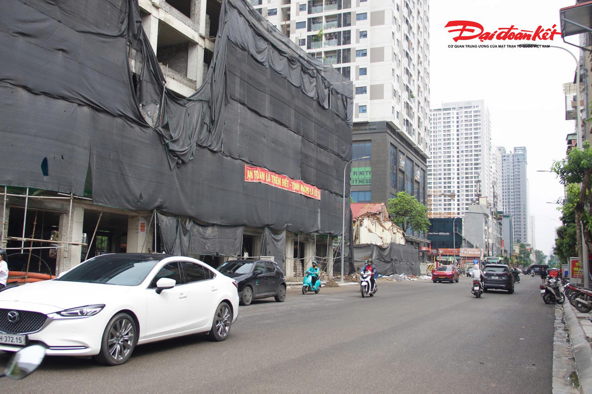 Dự án được UBND quận Thanh Xuân (cũ) phê duyệt từ năm 2018 với tổng chiều dài khoảng 720m. Theo thiết kế, tuyến đường được mở rộng mặt cắt ngang lên 21m, gồm lòng đường rộng 15m và hai bên vỉa hè, mỗi bên rộng 3m. Công trình có điểm đầu kết nối với đường Nguyễn Trãi và điểm cuối tại ngõ 162 Nguyễn Tuân.