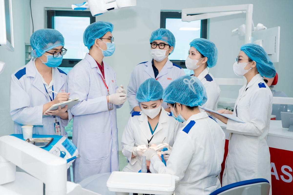 HIU áp dụng học bổng Hippocrates dành cho ngành Y khoa, Răng Hàm Mặt trị giá 120 triệu đồng/suất.