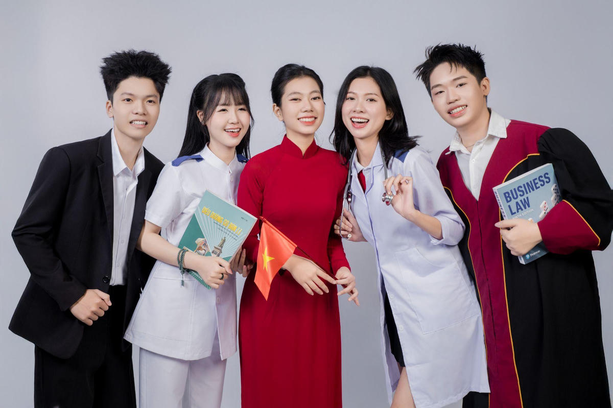 HIU chuyên sâu về Khoa học Sức khỏe & các ngành ứng dụng trong Kinh doanh - Công Nghệ - Xã hội - Ngôn ngữ.