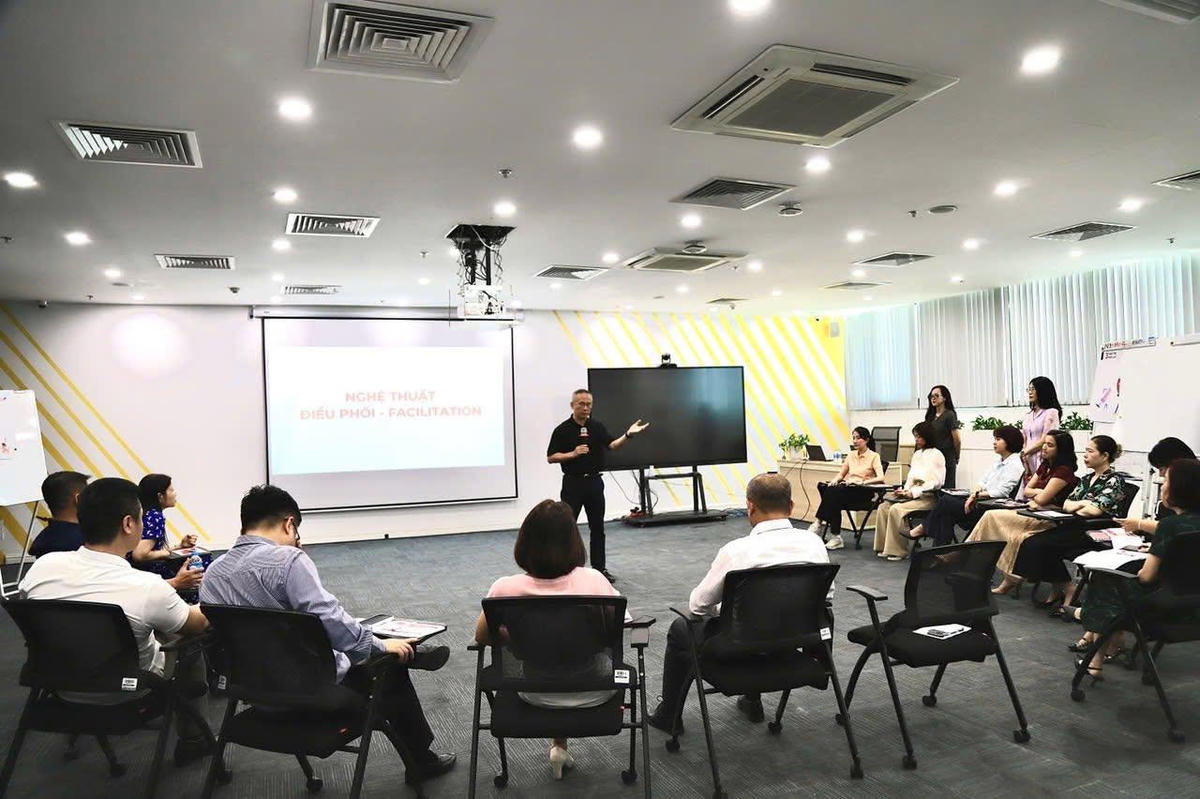 Văn hóa học tập được ROX Group xây dựng như một phần trong chiến lược phát triển con người, từ mỗi CBNV đến đội ngũ lãnh đạo.