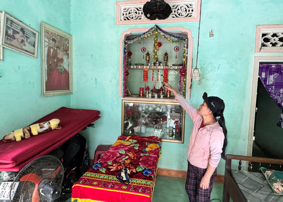 Người dân xã Sơn Cẩm Hà mong sớm được bố trí tái định cư để yên tâm sinh sống. Ảnh: NT.