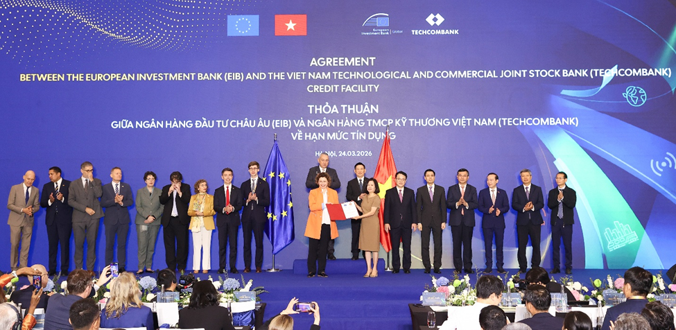 Techcombank và Ngân hàng Đầu tư Châu Âu (EIB) công bố khoản vay trị giá 200 triệu EUR thúc đẩy tín dụng xanh tại Việt Nam hồi tháng 3/2026. Ảnh: Techcombank.