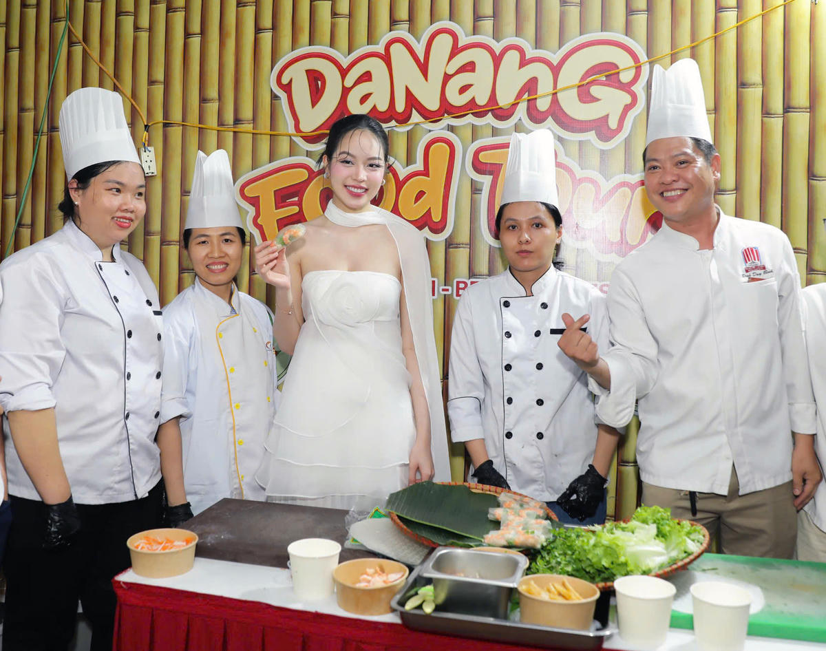 Hoa hậu Quốc tế 2024 Huỳnh Thị Thanh Thủy (Miss International) tham gia Lễ hội Food Tour Đà Nẵng 2025. Ảnh: Nguyễn Tú