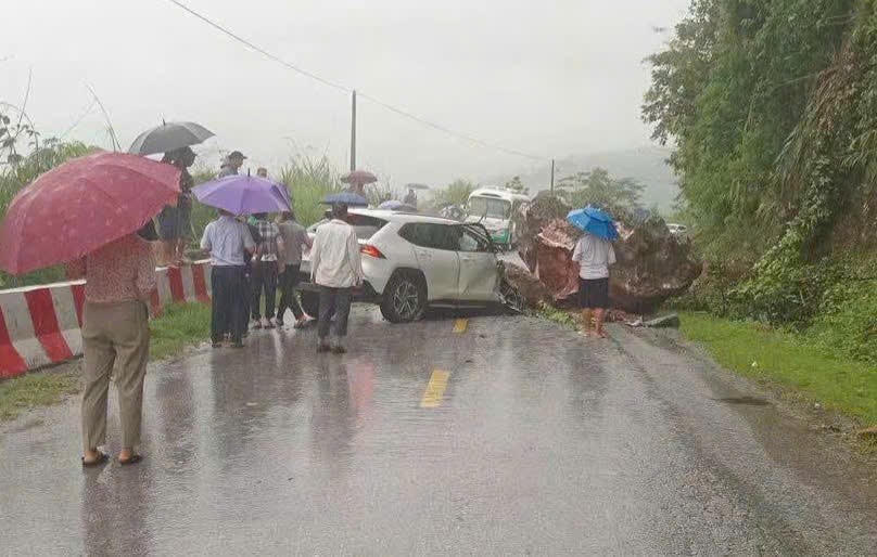 Trong những đợt mưa, lũ vừa qua, tỉnh Sơn La đã ghi nhận nhiều thiệt hại về các công trình giao thông. Ảnh: H.H