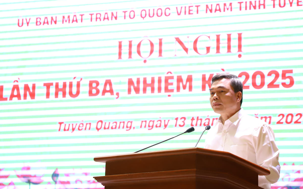Phó Bí thư Tỉnh ủy, Chủ tịch Ủy ban MTTQ Việt Nam tỉnh Tuyên Quang Ma Thế Hồng phát biểu tại Hội nghị.