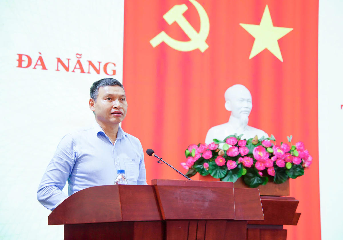 Phó Chủ tịch Thường trực UBND TP Đà Nẵng Hồ Kỳ Minh: "Chủ động rà soát các dư địa, chống thất thu, hạn chế bỏ sót nguồn thu; tăng cường quản lý thu đối với các lĩnh vực tiềm ẩn rủi ro như thương mại điện tử, kinh doanh trên nền tảng số, chuyển nhượng bất động sản, hoạt động dịch vụ, hộ kinh doanh và lĩnh vực mới phát sinh. Ảnh: Nguyễn Tú.