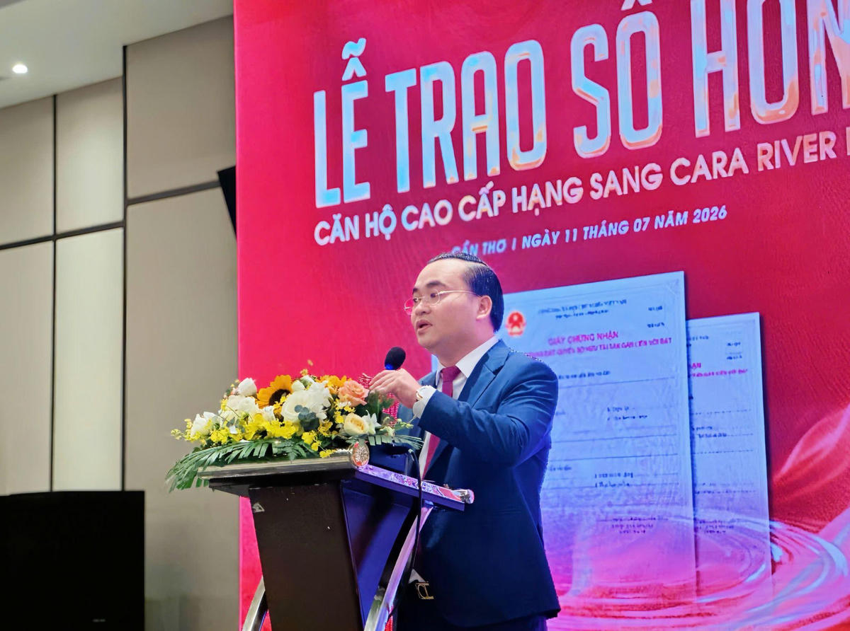 Ông Dương Quốc Thủy - Tổng Giám Đốc Cara Group gửi lời tri ân đến cư dân trong ngày bàn giao sổ hồng.