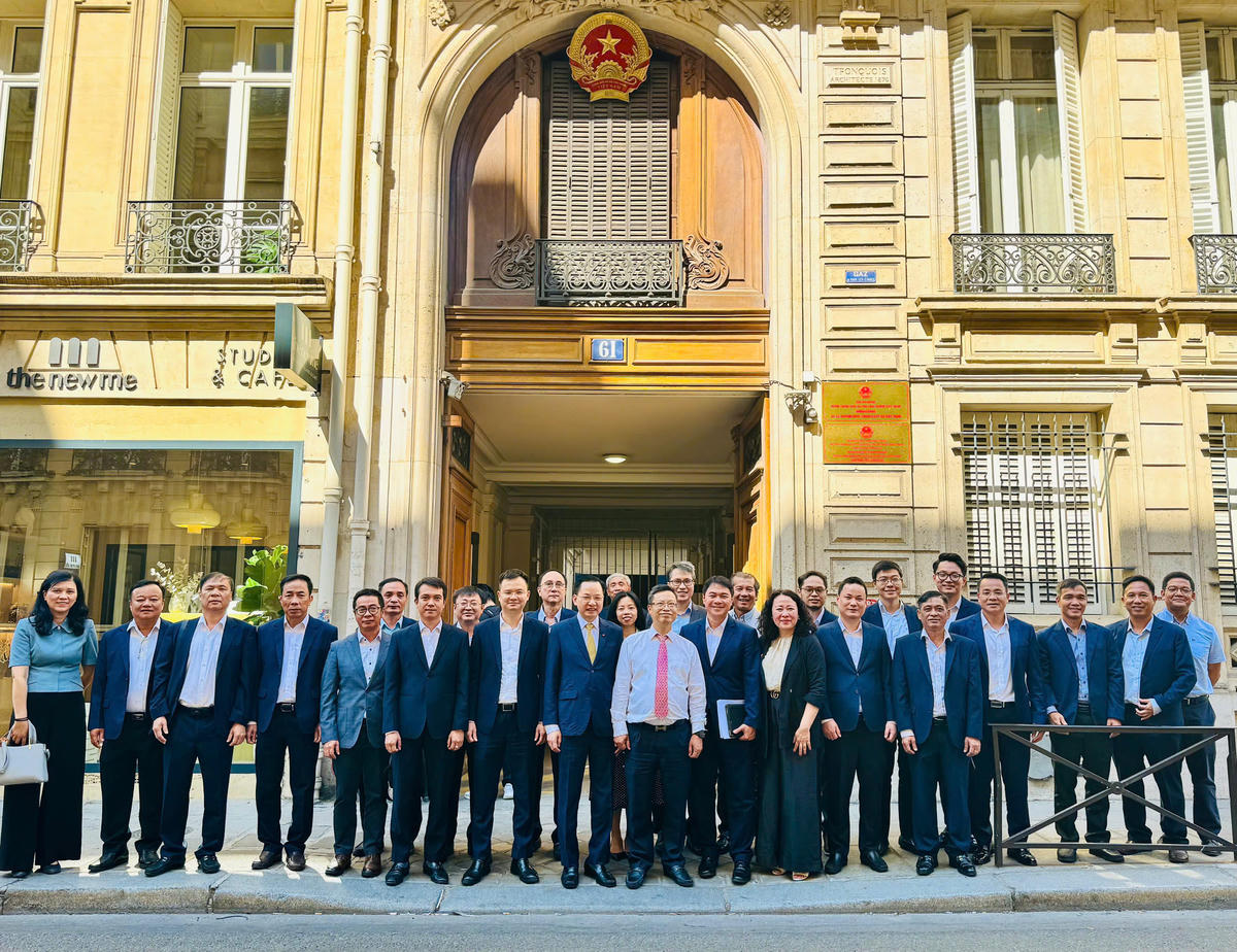 Đoàn Tập đoàn Hoá chất Việt Nam thăm và làm việc tại Đại sứ quán Việt Nam tại Cộng Hoà Pháp.