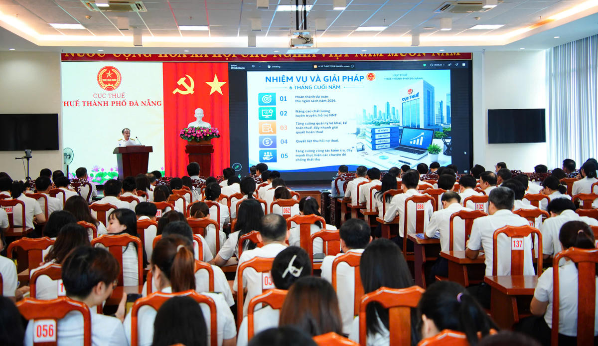 Ông Phạm Đức Thường, Phó Trưởng Thuế TP Đà Nẵng: "Ngành Thuế đẩy mạnh quản lý rủi ro, hóa đơn điện tử, kiểm tra thuế và hỗ trợ người nộp thuế". Ảnh: Nguyễn Tú.