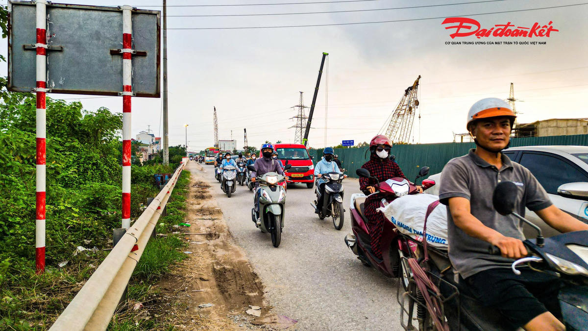 Cầu Mai Lĩnh mới trên Quốc lộ 6 đang dần thành hình 