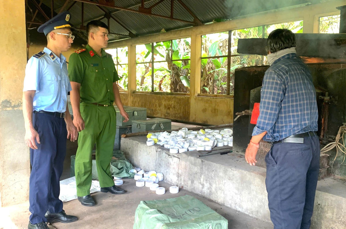 Đội Quản lý thị trường số 1, Chi cục Quản lý thị trường tỉnh Lạng Sơn tiêu hủy lô hàng hóa vi phạm bắt giữ ngày 8/7