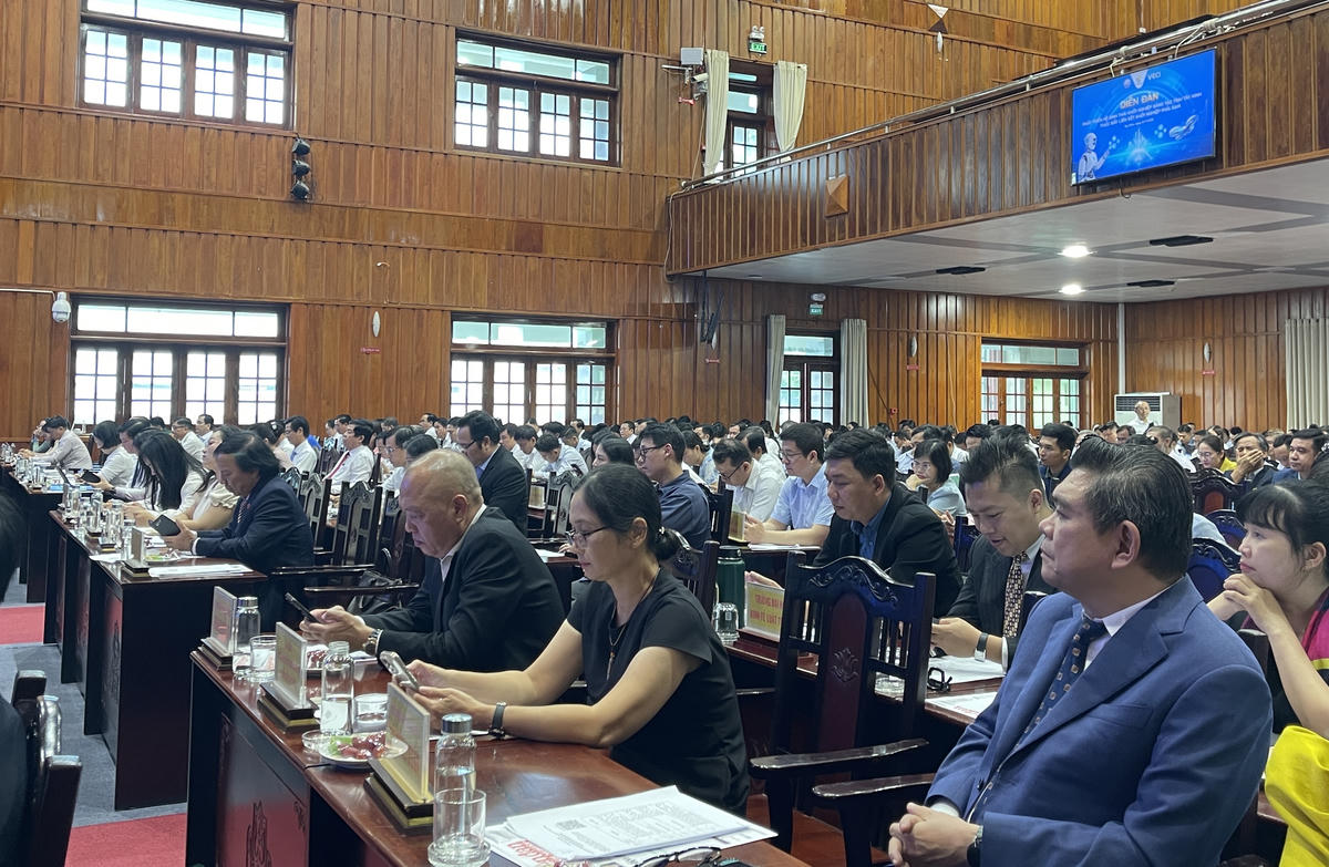 Các đại biểu tham dự diễn đàn. Ảnh: Đ.xá.
