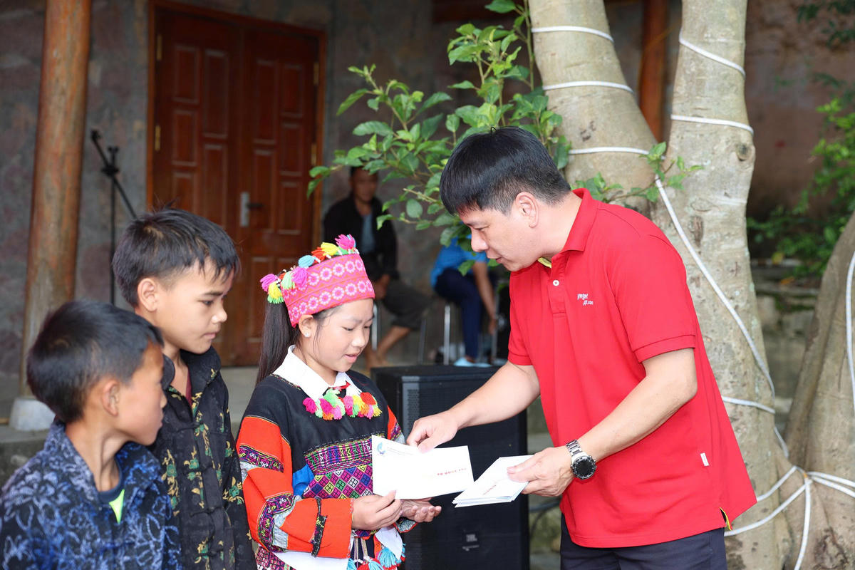 Vietjet tiếp lửa hành trình “Tôi yêu Tổ quốc tôi”