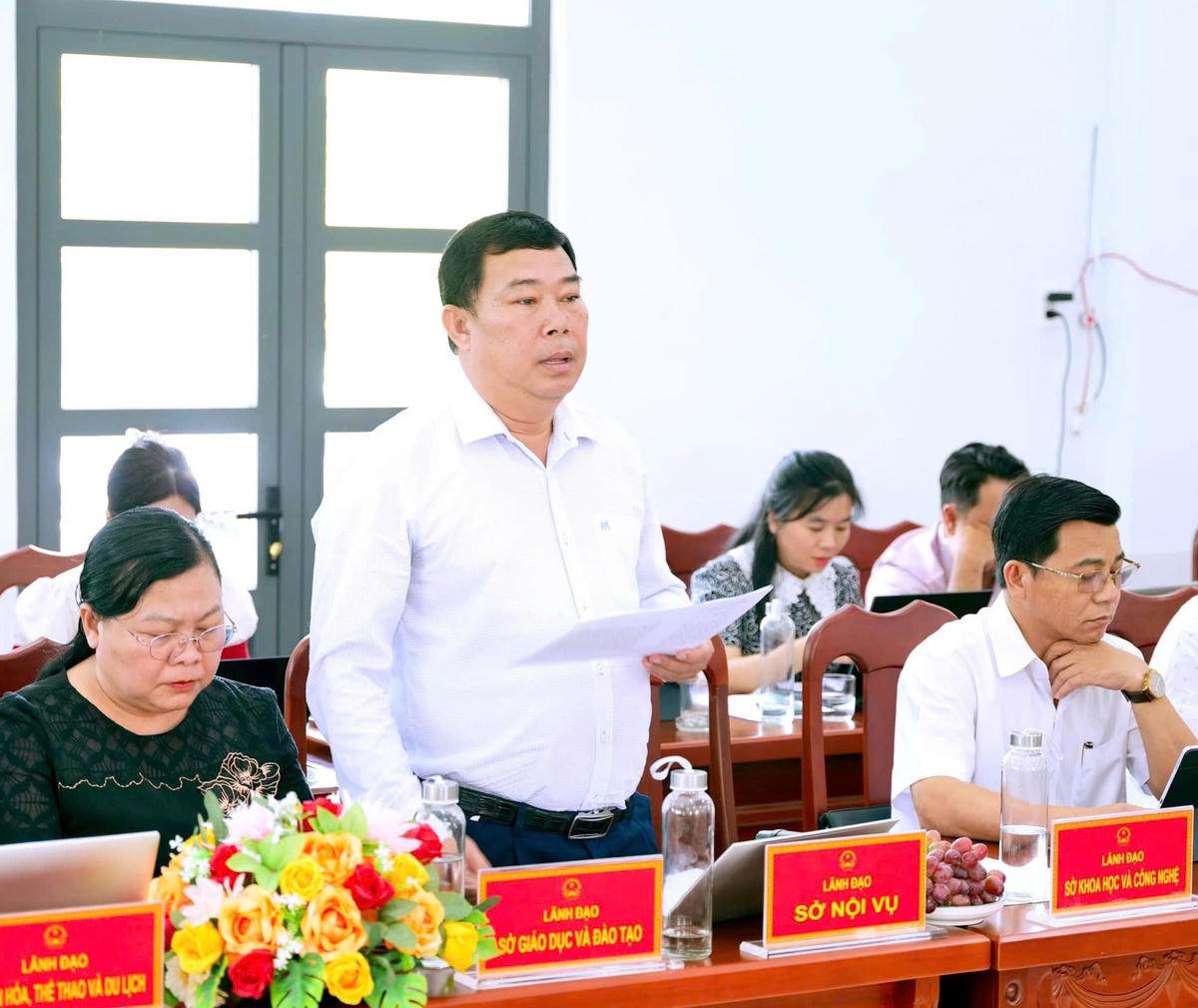 Lãnh đạo Sở Nội vụ phát biểu tại buổi làm việc.