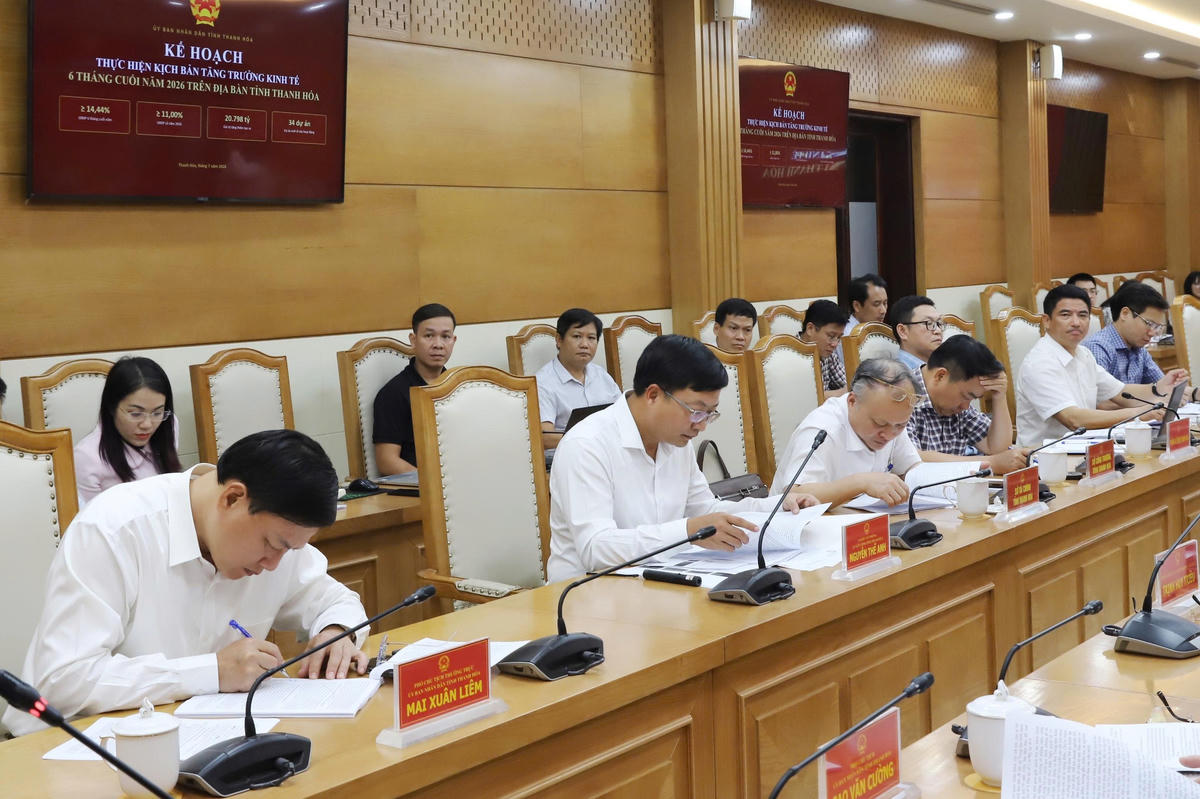 Chủ tịch UBND tỉnh Thanh Hoá phân công, chỉ đạo điều hành đến các Phó Chủ tịch phụ trách lĩnh vực. Ảnh: Phong Sắc