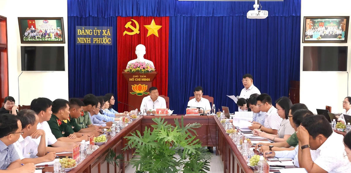 Quang cảnh buổi làm việc.
