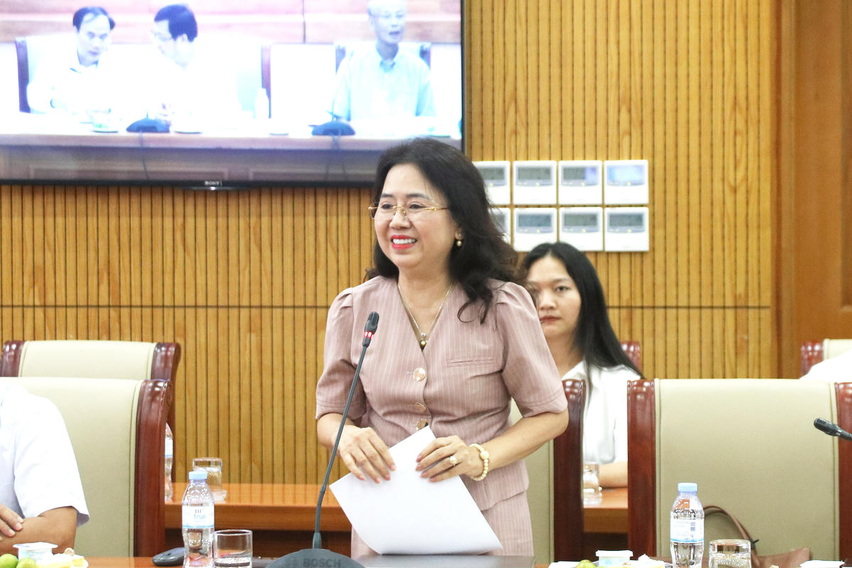 PGS.TS Nguyễn Thị Nga - Phó trưởng khoa Pháp luật Kinh tế, Trường Đại học Luật Hà Nội phát biểu tại Hội nghị.