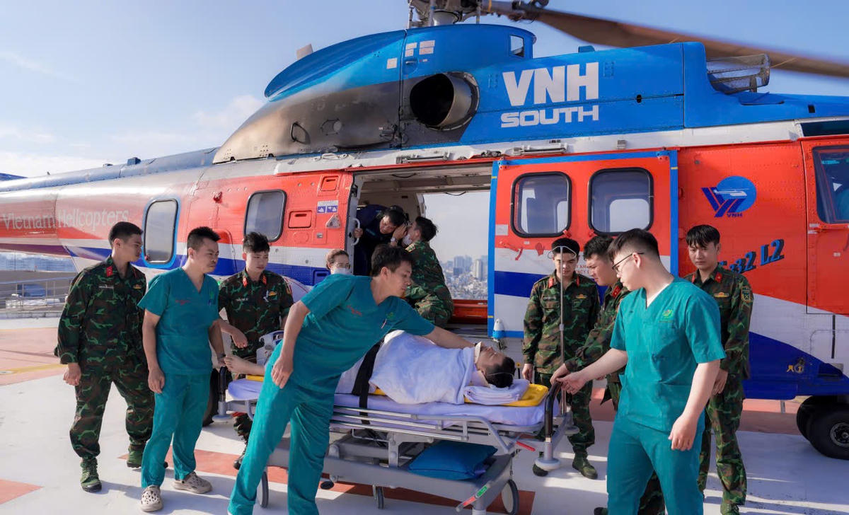 Chạy đua với 'thời gian vàng' cứu bệnh nhân bị sốc tủy ở đảo Sơn Ca