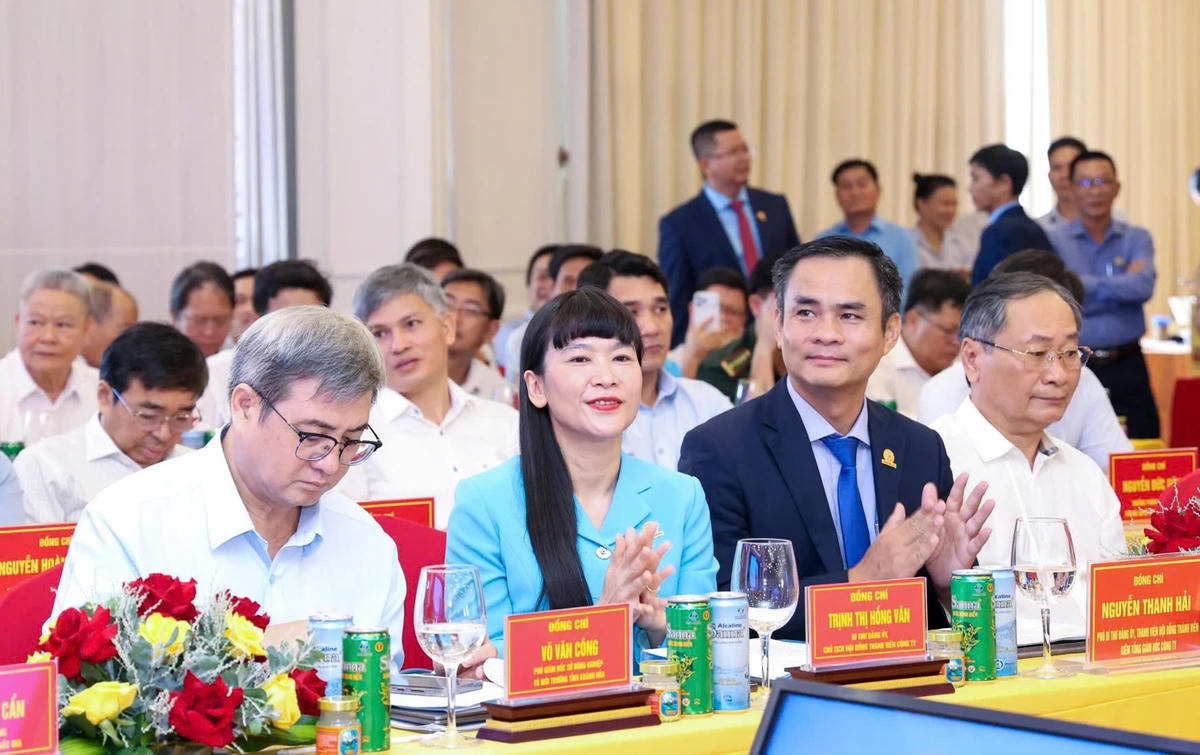 Các đại biểu tham dự hội thảo.