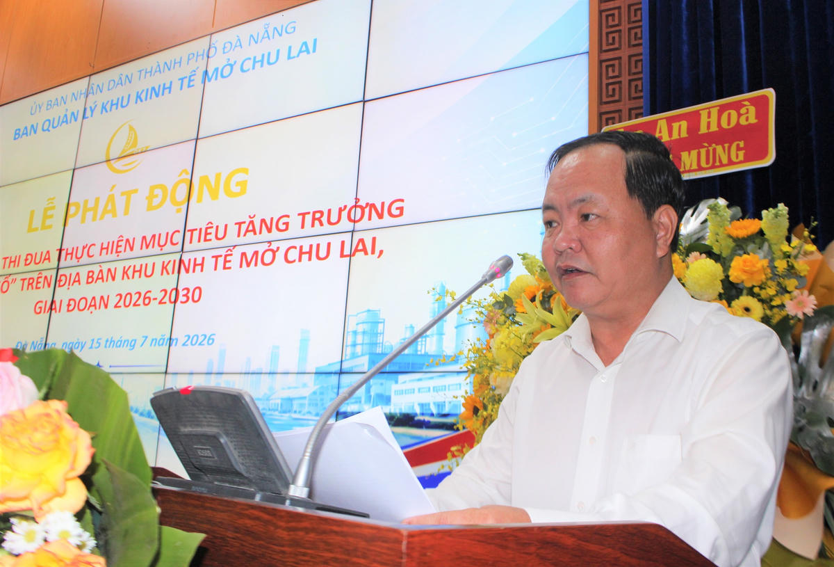 Ông Nguyễn Hồng Quang, Trưởng Ban Quản lý Khu kinh tế mở Chu Lai phát biểu tại lễ phát động. Ảnh: CĐ.