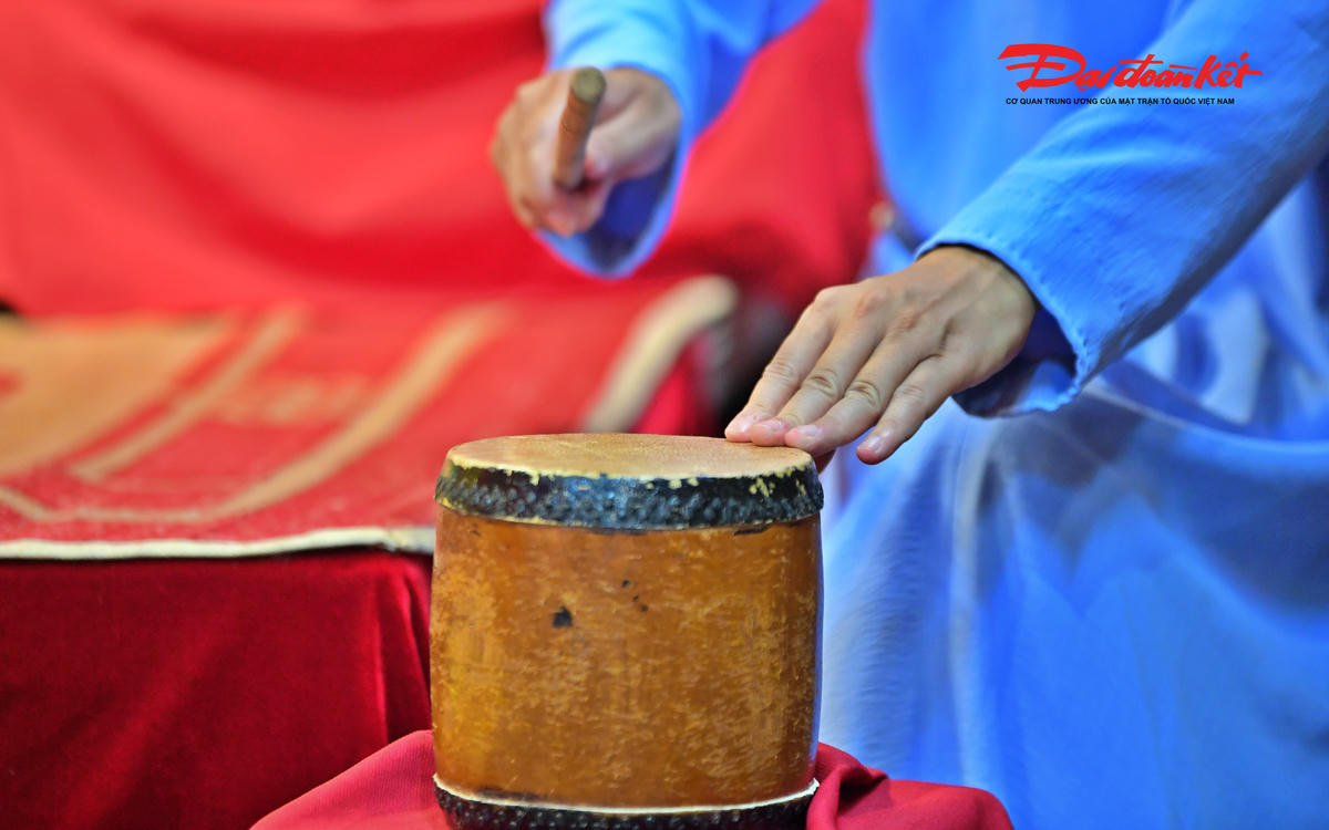 Mỗi tiếng trống chầu thể hiện sự tán thưởng hoặc góp ý, phản ánh trình độ thưởng thức của người nghe cũng như tài nghệ của người biểu diễn.