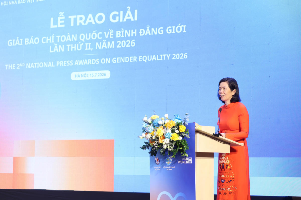 Bà Nguyễn Thị Minh Hương, Phó Chủ tịch Hội LHPN Việt Nam, Trưởng Ban Tổ chức Giải, phát biểu khai mạc chương trình. Ảnh: PV
