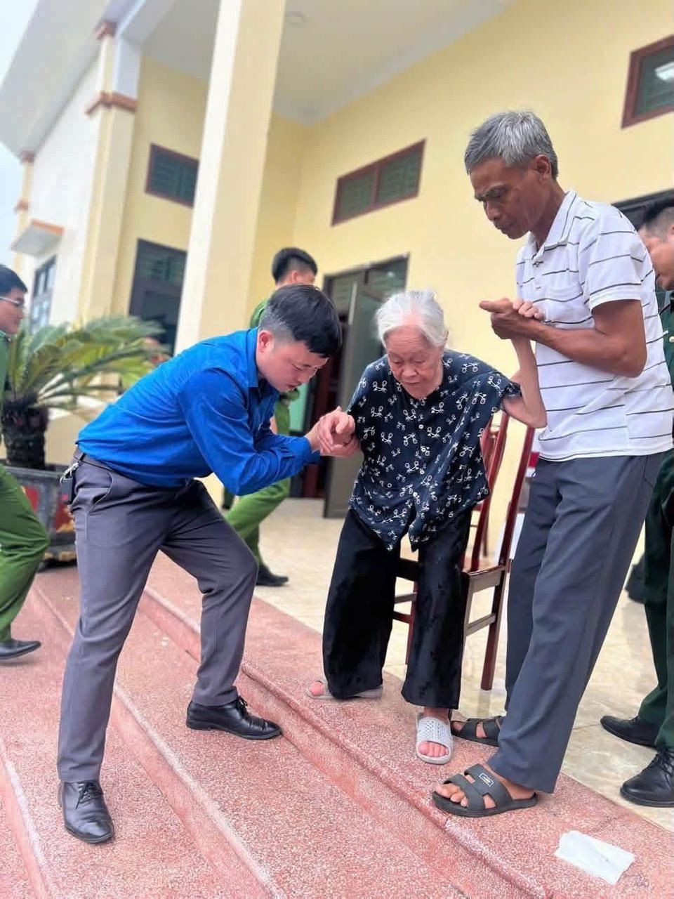 Tuổi trẻ Hải Phòng xung kích hỗ trợ thu nhận mẫu sinh phẩm ADN thân nhân liệt sĩ
