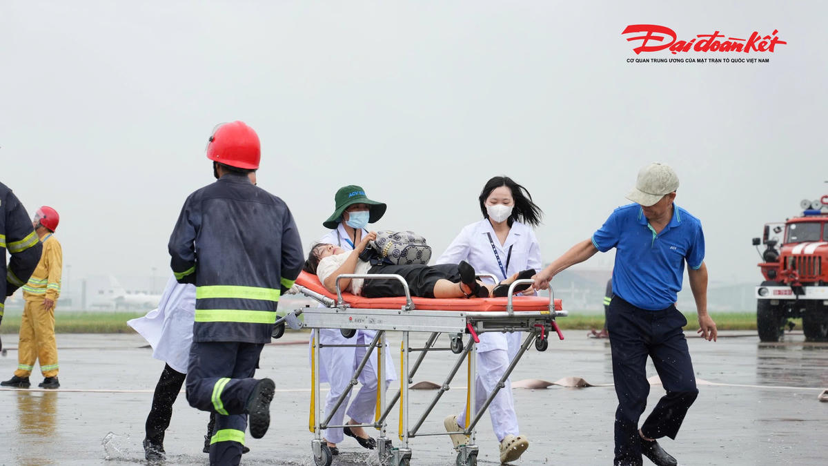 Diễn tập chữa cháy, cứu nạn và di dời tàu bay tại sân bay Nội Bài