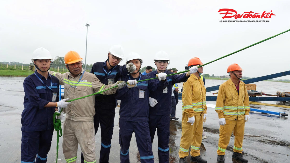 Diễn tập chữa cháy, cứu nạn và di dời tàu bay tại sân bay Nội Bài