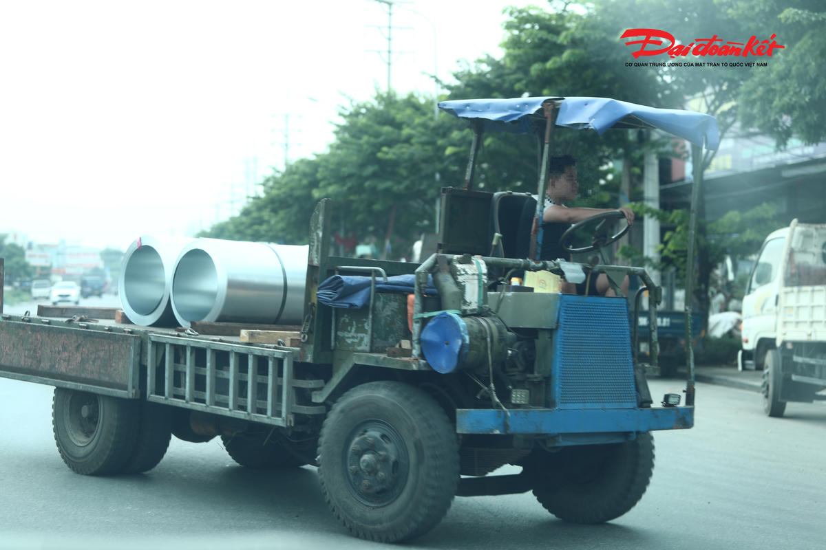 Xe tự chế, không biển số hoạt động trên tỉnh lộ 419, tiềm ẩn nguy cơ mất an toàn giao thông
