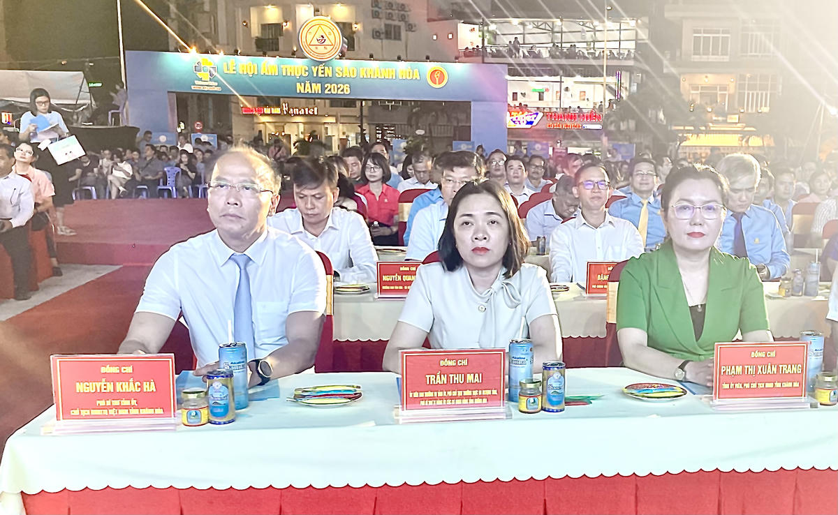 Các đại biểu tham dự tại buổi lễ. ảnh Thùy Trang
