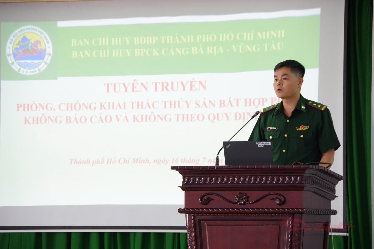 Quang cảnh buổi tổ chức tuyên truyền về chống khai thác hải sản bất hợp pháp. Ảnh: Quang Anh.