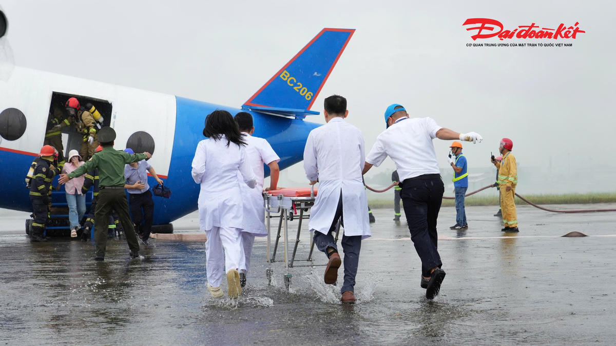 Diễn tập chữa cháy, cứu nạn và di dời tàu bay tại sân bay Nội Bài