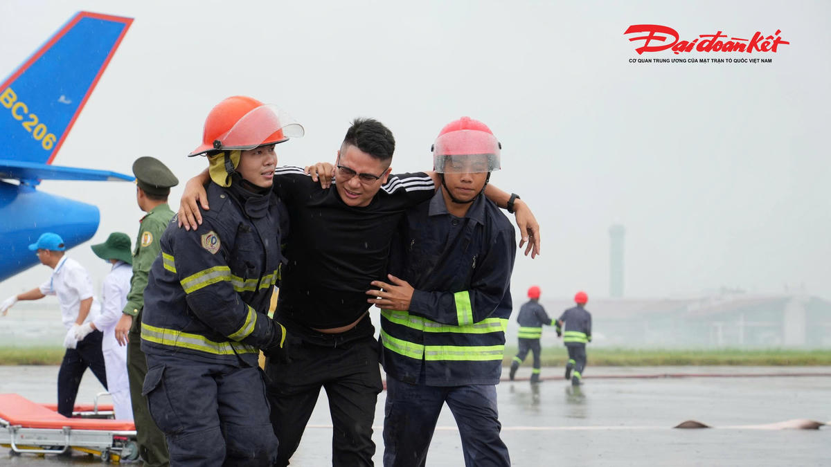 Diễn tập chữa cháy, cứu nạn và di dời tàu bay tại sân bay Nội Bài