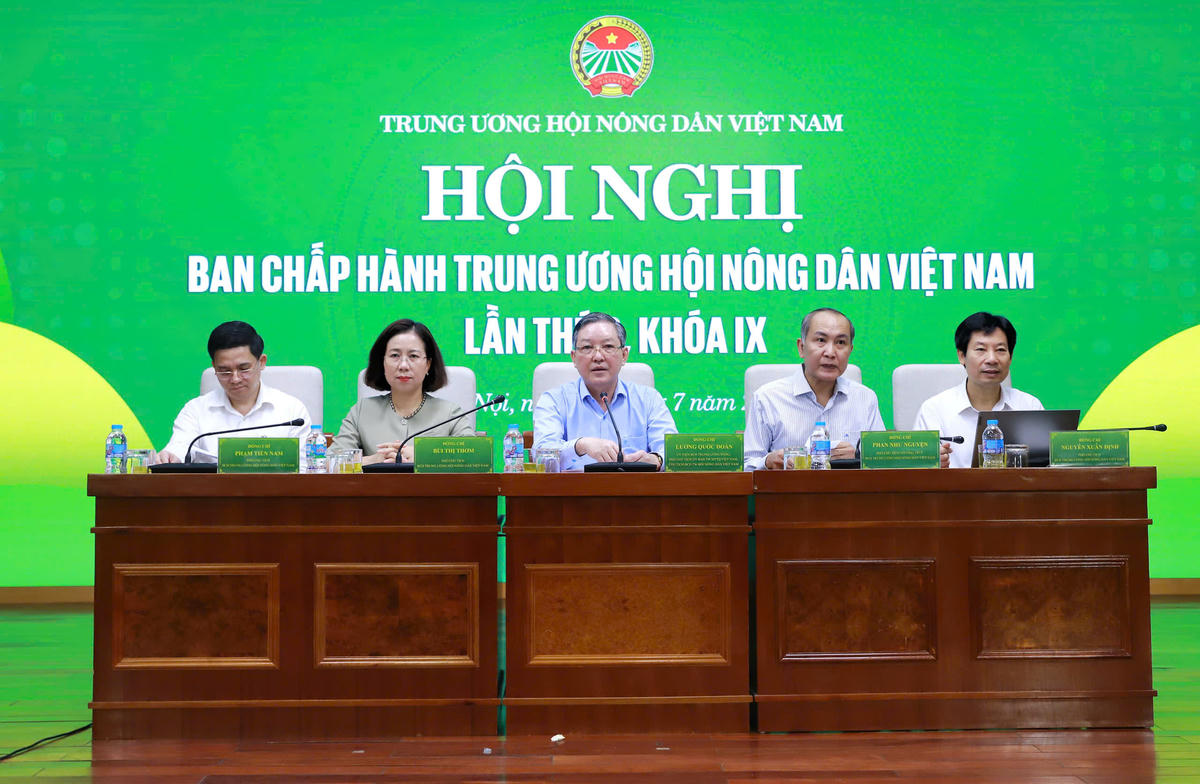Các vị chủ trì Hội nghị