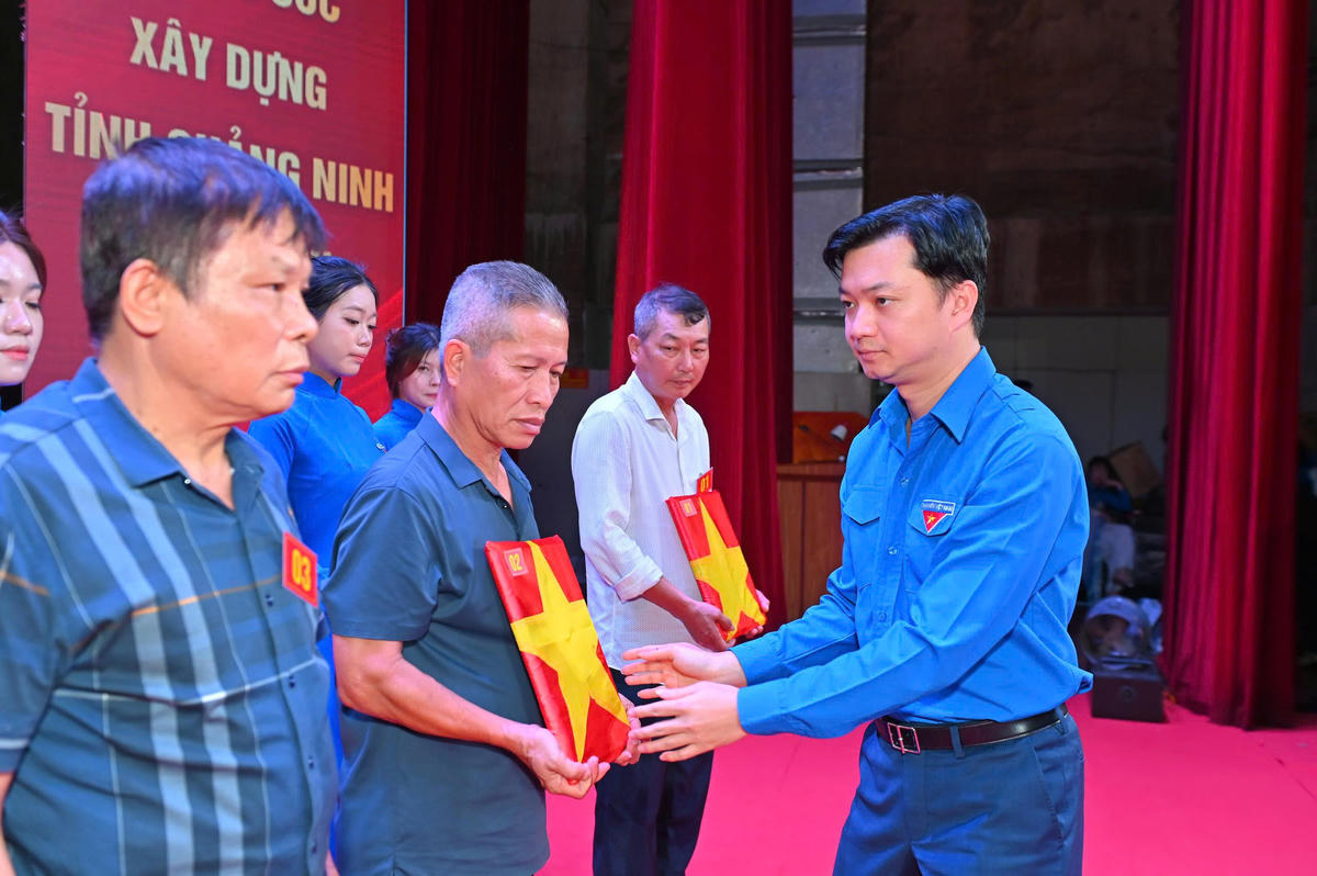 Tuổi trẻ Quảng Ninh tự hào tiếp bước, tri ân các anh hùng liệt sĩ