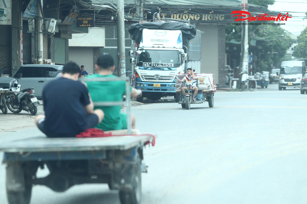 Xe tự chế, không biển số hoạt động trên tỉnh lộ 419, tiềm ẩn nguy cơ mất an toàn giao thông