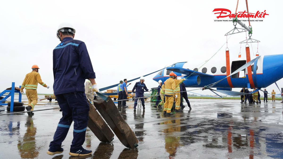 Diễn tập chữa cháy, cứu nạn và di dời tàu bay tại sân bay Nội Bài