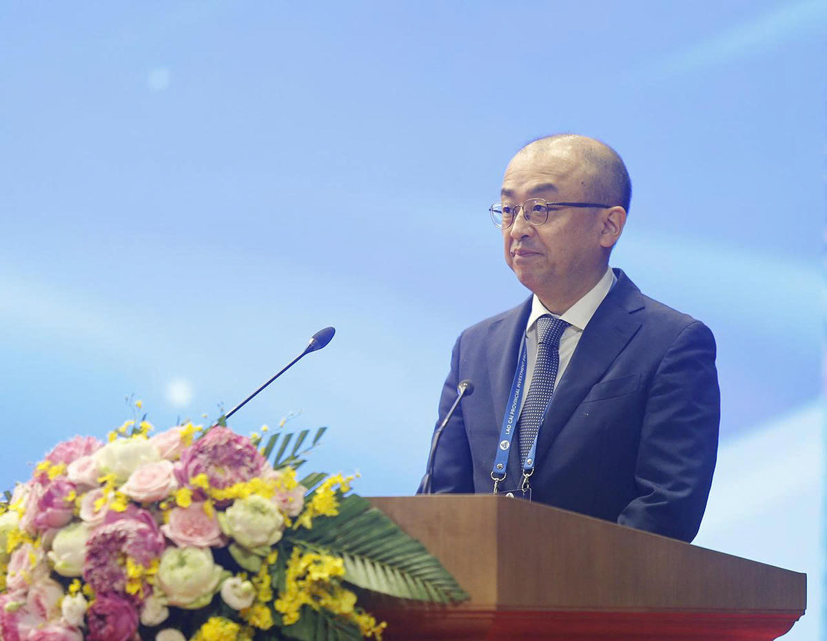 Ông Yasushi Saito, Thành viên Hội đồng quản trị Công ty Cổ phần Erex (Nhật Bản), Tổng Giám đốc Công ty TNHH Erex Quốc tế phát biểu tại hội nghị. Ảnh: Tuấn Trung.
