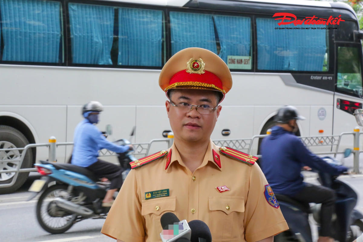 Trung tá Đào Việt Long, Phó Trưởng phòng Cảnh sát giao thông.
