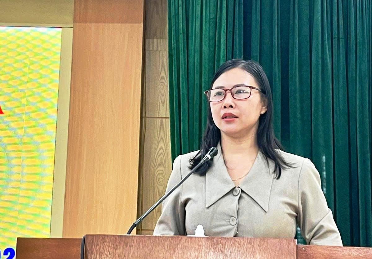 Phó Chủ tịch Ủy ban MTTQ tỉnh Thanh Hóa Nguyễn Thị Phương phát biểu tại hội nghị. Ảnh: Nguyễn Chung.